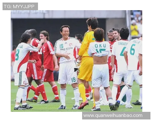 足球场上卧倒英雄传：聚焦那些蹲地瞬间诠释传奇的足球巨星